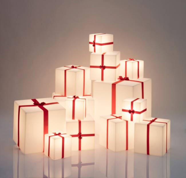 Светильник пластиковый Куб Merry Cubo 30 Lighting LED белый, красный 300х300х300 мм Светильник пластиковый Куб Merry Cubo 30 Lighting LED белый, красный 300х300х300 мм